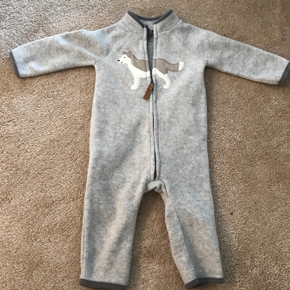 EUC Carter’s fleece jumpsuit